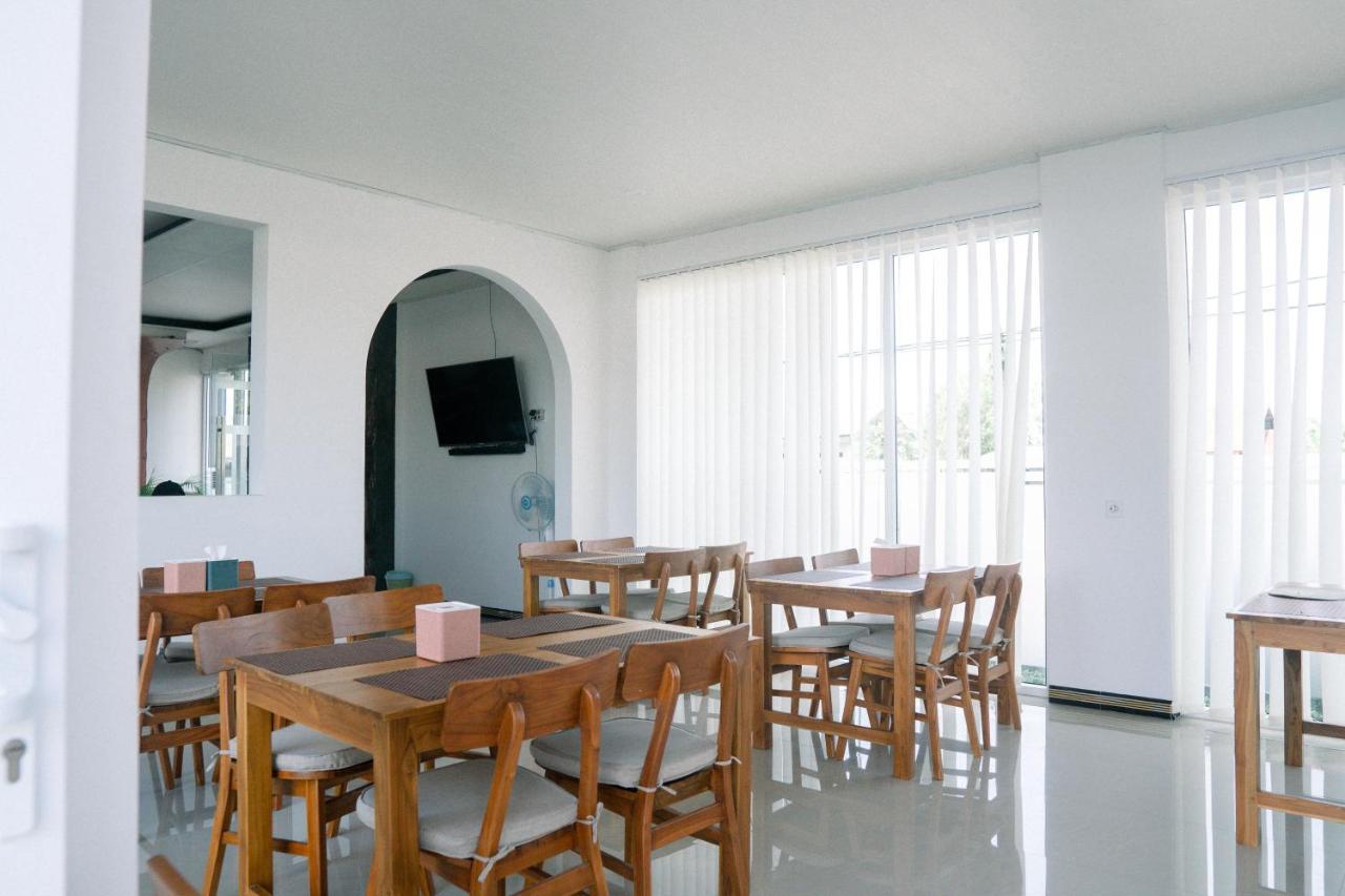 Christika Homestay Labuan Bajo Luaran gambar