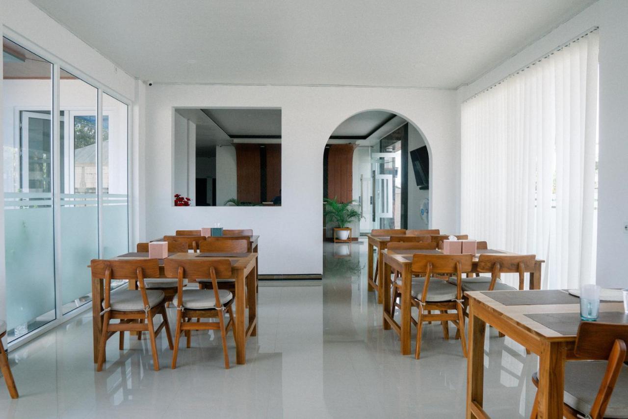 Christika Homestay Labuan Bajo Luaran gambar
