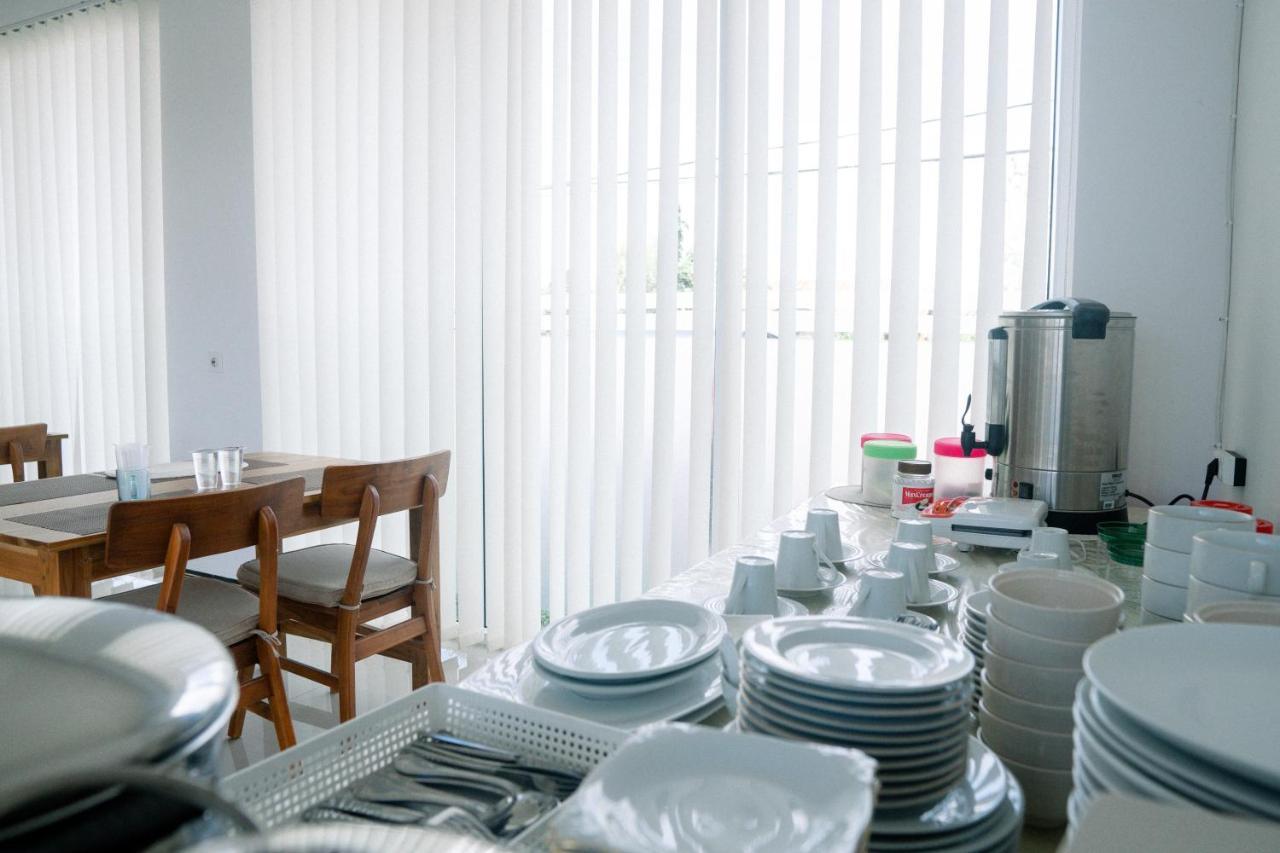 Christika Homestay Labuan Bajo Luaran gambar