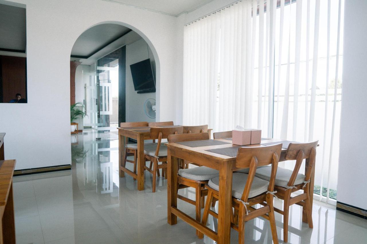 Christika Homestay Labuan Bajo Luaran gambar
