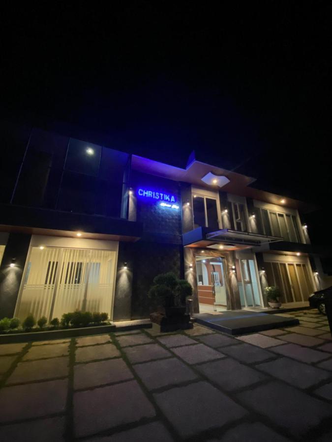 Christika Homestay Labuan Bajo Luaran gambar