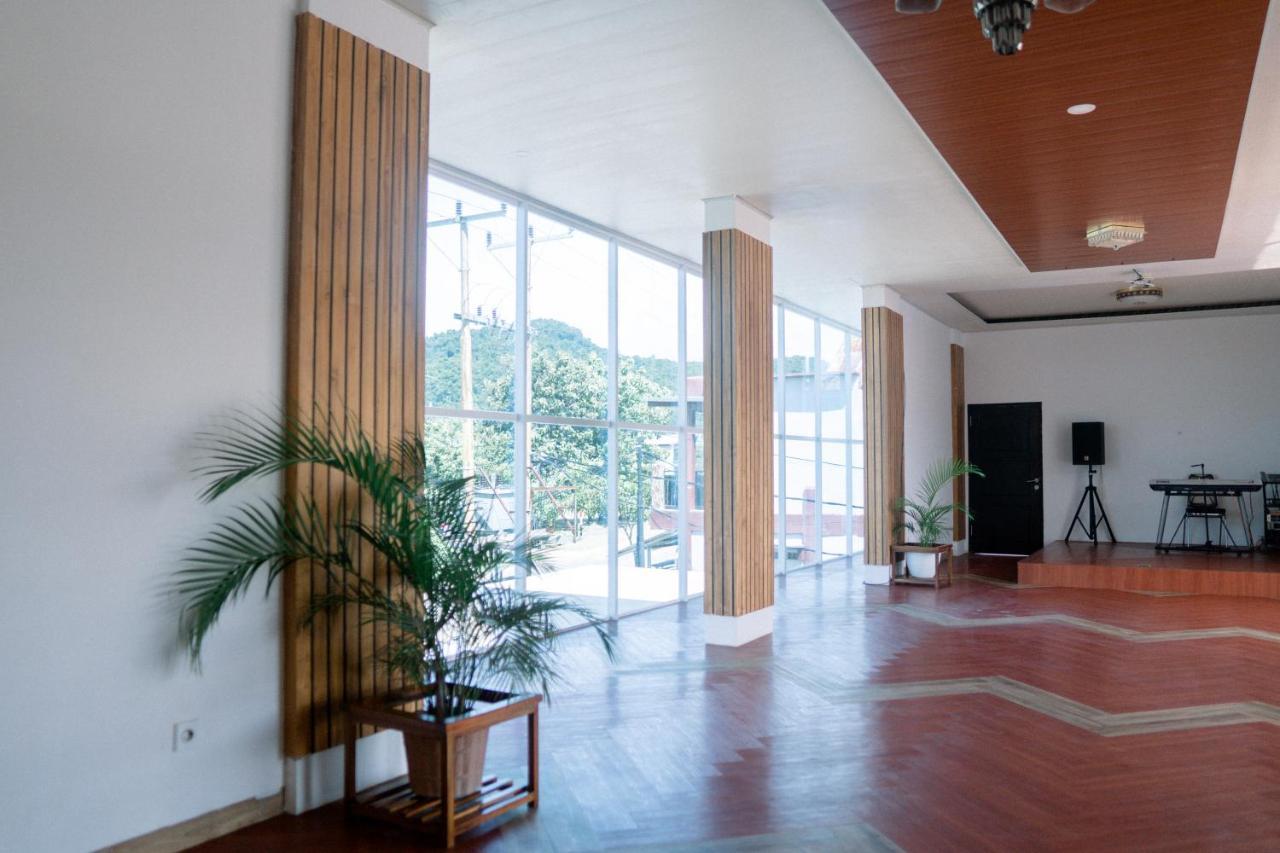 Christika Homestay Labuan Bajo Luaran gambar