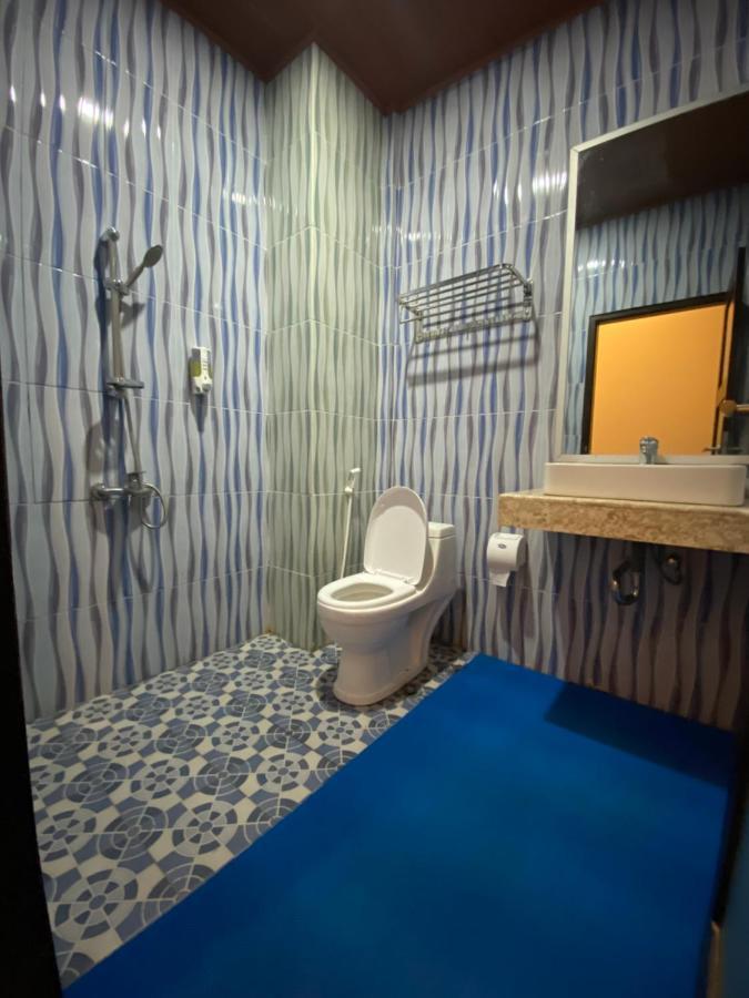 Christika Homestay Labuan Bajo Luaran gambar