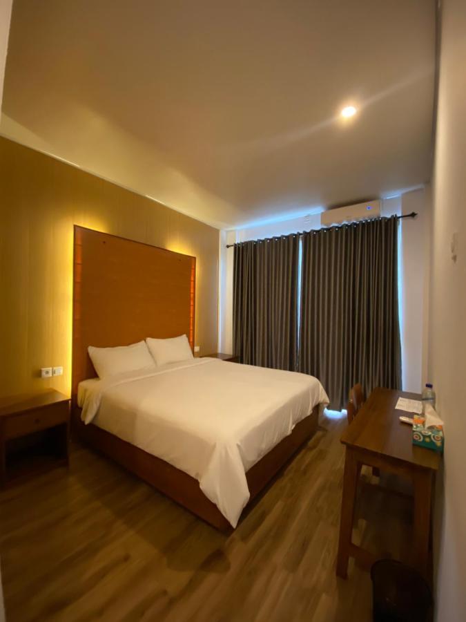 Christika Homestay Labuan Bajo Luaran gambar