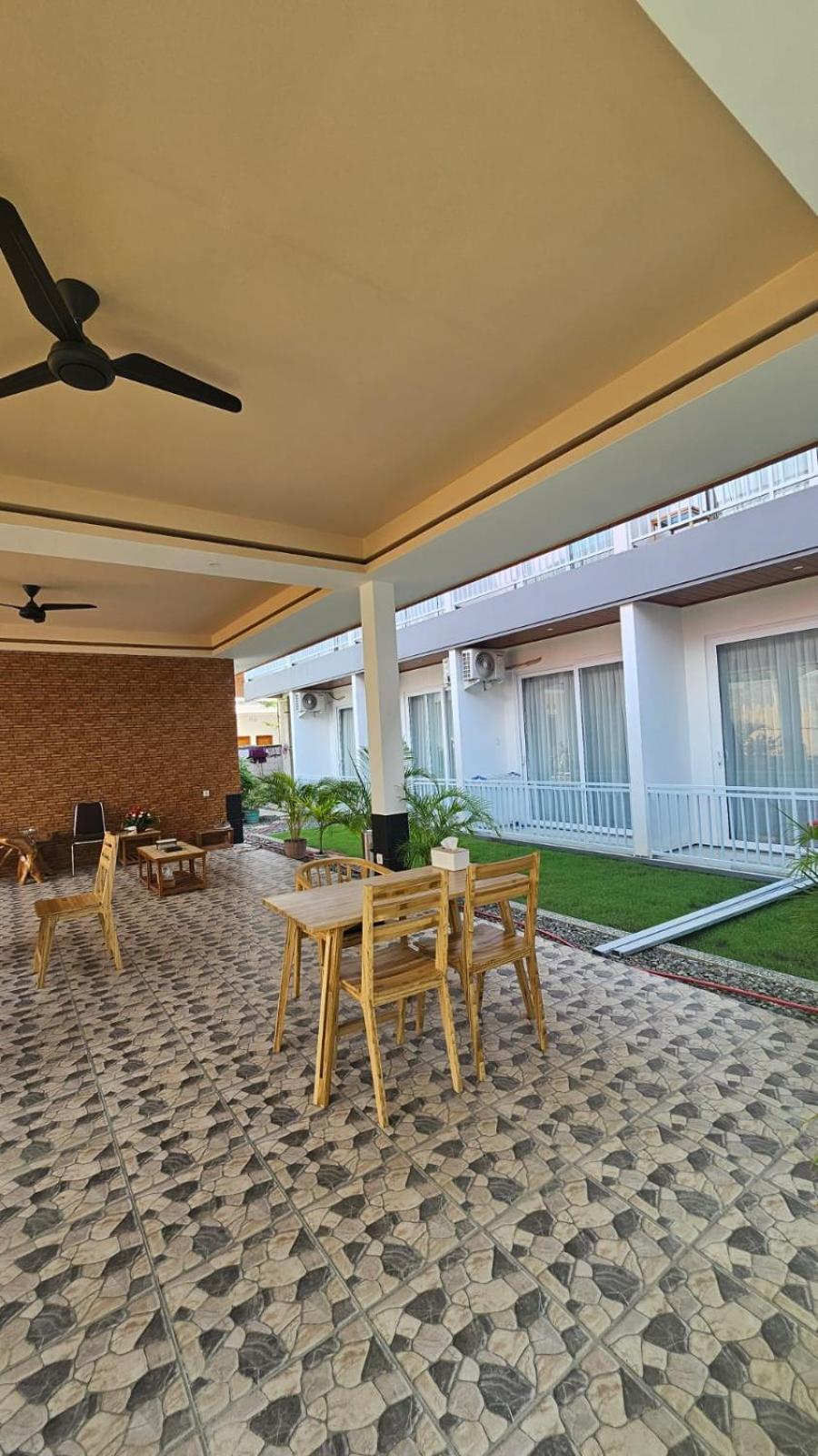 Christika Homestay Labuan Bajo Luaran gambar