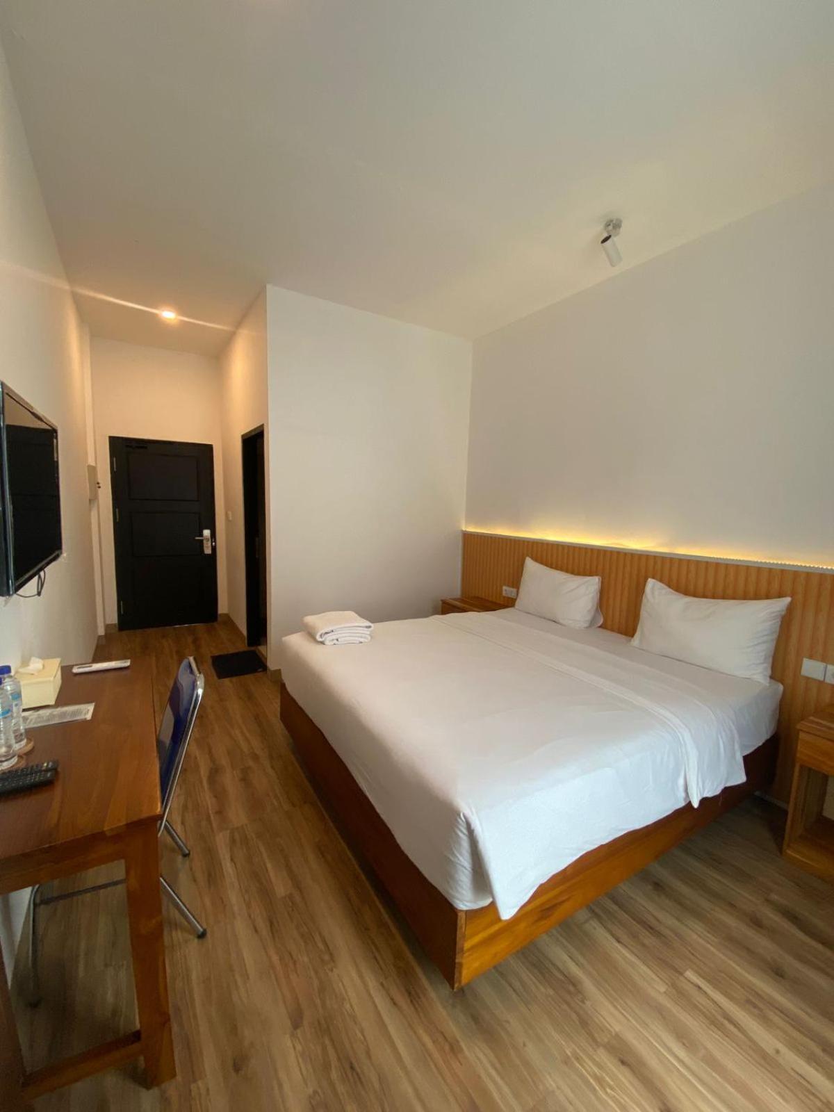 Christika Homestay Labuan Bajo Luaran gambar